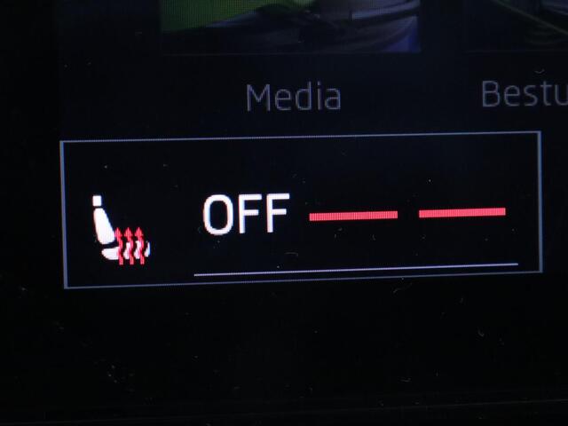 Skoda SCALA 1.0 TSI Sport | Stoelverwarming | Camera | Carplay | Climate control | Full LED | Cruise control | Sportstoelen | Parkeerhulp