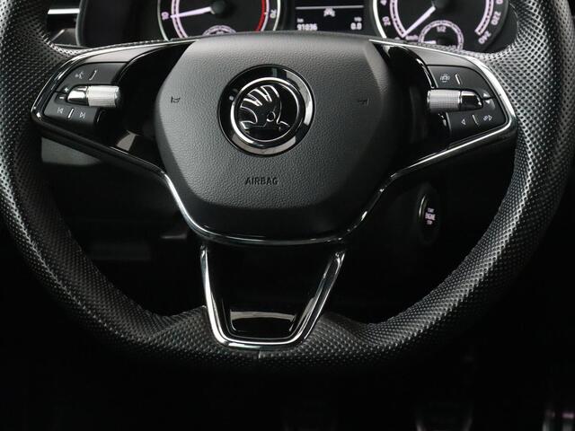 Skoda SCALA 1.0 TSI Sport | Stoelverwarming | Camera | Carplay | Climate control | Full LED | Cruise control | Sportstoelen | Parkeerhulp