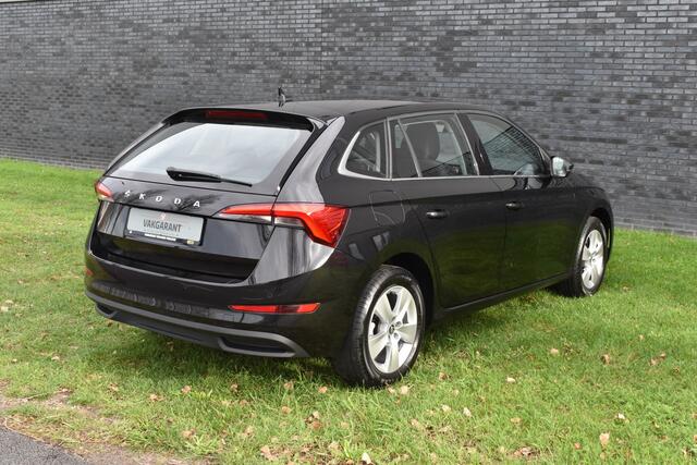Skoda SCALA 1.0 TSI Ambition Automaat Carplay Navigatie Front/lane assist Stoelverwarming Parkeer sensoren