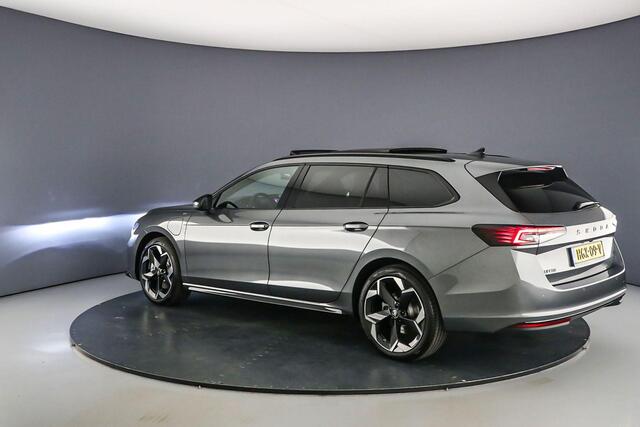 Skoda SUPERB Combi Business Edition 1.5 TSI PHEV 204pk DSG Automaat Trekhaak, Panoramadak, Head up display, Adaptive cruise control, Navigatie, Achteruitrijcamera, LED matrix koplampen