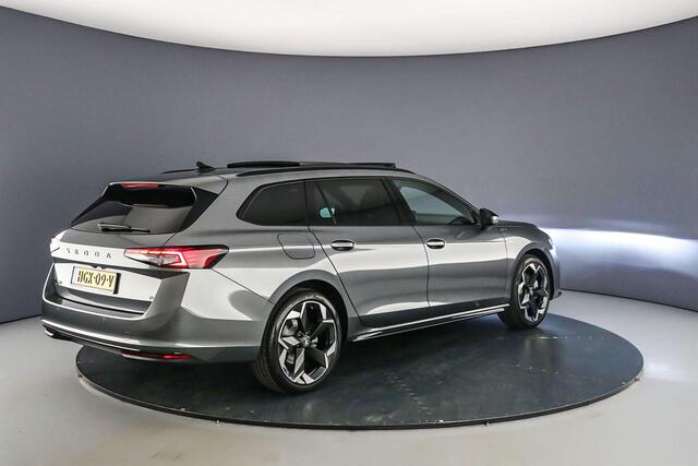 Skoda SUPERB Combi Business Edition 1.5 TSI PHEV 204pk DSG Automaat Trekhaak, Panoramadak, Head up display, Adaptive cruise control, Navigatie, Achteruitrijcamera, LED matrix koplampen
