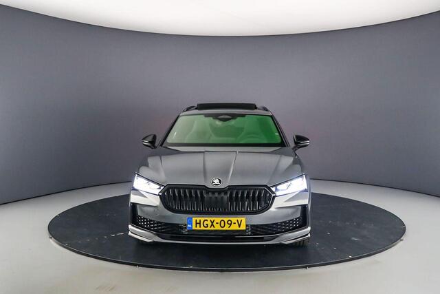 Skoda SUPERB Combi Business Edition 1.5 TSI PHEV 204pk DSG Automaat Trekhaak, Panoramadak, Head up display, Adaptive cruise control, Navigatie, Achteruitrijcamera, LED matrix koplampen