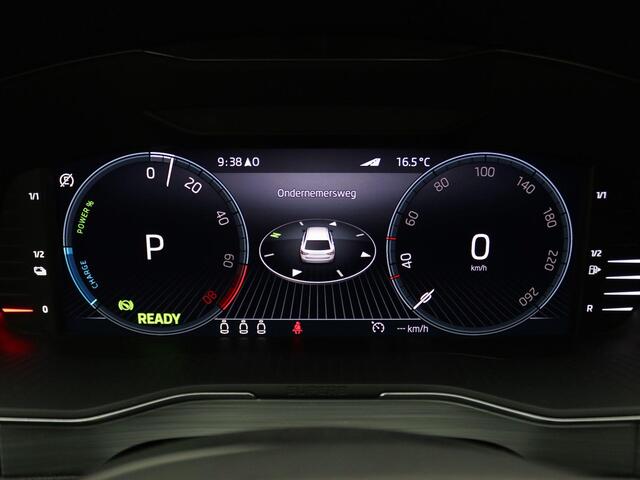 Skoda SUPERB Combi 1.4 TSI iV Business Edition 218PK DSG Achteruitrijcamera, Keyless, Virtual Cockpit, Cruise Control, Navi, Apple Carplay/Android Auto, 17" LM Velgen