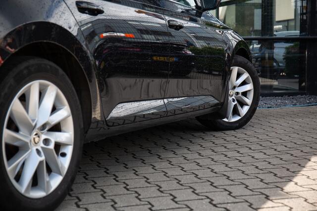 Skoda SUPERB Combi 1.5 TSI ACT Sportline Business , Adap. cruise, Carplay, Canton audio,