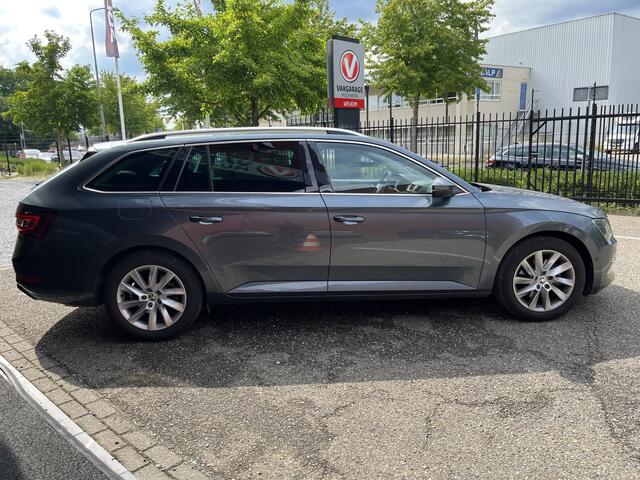 Skoda SUPERB Combi 1.5 TSI ACT Style Business // LED // KEYLESS // ELEK. STOELEN+GEHEUGEN // LEDER // ADAPT. CRUISE // WEGKLAPBARE TREKHAAK //
