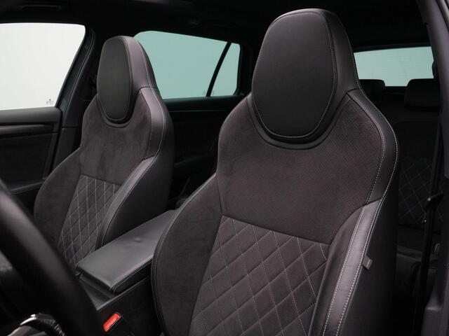 Skoda SUPERB Combi 1.4 TSI 218 pk DSG iV Sportline Business | Panoramadak | Trekhaak | Geheugenstoelen | Matrix LED | Leder/alcantara