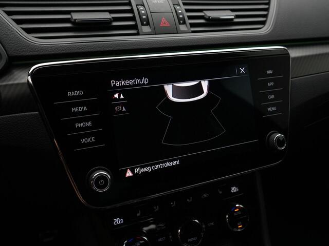 Skoda SUPERB Combi 1.4 TSI 218 pk DSG iV Sportline Business | Panoramadak | Trekhaak | Geheugenstoelen | Matrix LED | Leder/alcantara