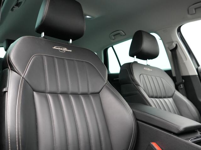 Skoda SUPERB Combi TSI iV Lauren & Klement Plug In Hybrid 218pk PHEV | Black Optic | Cruise Control | Crystal LED | Lederen Sportstoelen Memory & Verwarmd | Apple Carplay | Canton Audio | Navigatie | Verwamd Stuur | DAB |