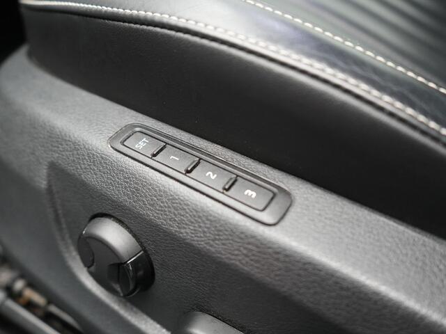 Skoda SUPERB Combi TSI iV Lauren & Klement Plug In Hybrid 218pk PHEV | Black Optic | Cruise Control | Crystal LED | Lederen Sportstoelen Memory & Verwarmd | Apple Carplay | Canton Audio | Navigatie | Verwamd Stuur | DAB |