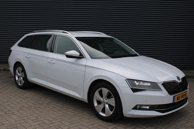Skoda SUPERB Combi 1.4 TSI Ambition Business Trekhaak Navigatie CarPlay