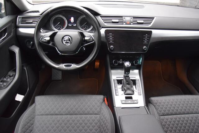 Skoda SUPERB Combi 1.5 TSI 150PK ACT Business Edition DSG Automaat | Org. NL | BOVAG Garantie | Trekhaak | Apple Carplay/Android Auto | Full LED | PDC Achter | Cruise&Climate Control |