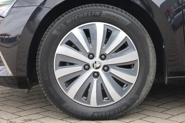 Skoda SUPERB Combi 1.4 TSI iV Ambition 218PK / 160kW Achteruitrijcamera, Apple Carplay & Android Auto, verwarmbare voorstoelen + stuurwiel, dynamische onderstelregeling (DCC), elektrisch bedienbare achterklep, wegklapbare trekhaak, full map navigatie, parkeersensoren 