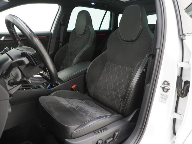 Skoda SUPERB Combi 1.4 TSI iV Sportline 218PK | Panoramadak | Trekhaak | Sportstoelen | Camera | Keyless | Carplay