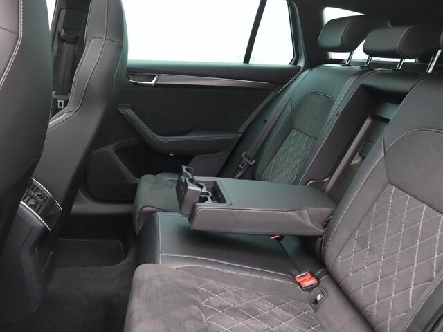 Skoda SUPERB Combi 1.4 TSI iV Sportline Business 218PK DSG Pano-Schuifdak, Elektrische Memorystoel, Stoelverwarming, Achteruitrijcamera, Virtual Pedal, Keyless, 19" LM Velgen, Adaptieve Cruise Control