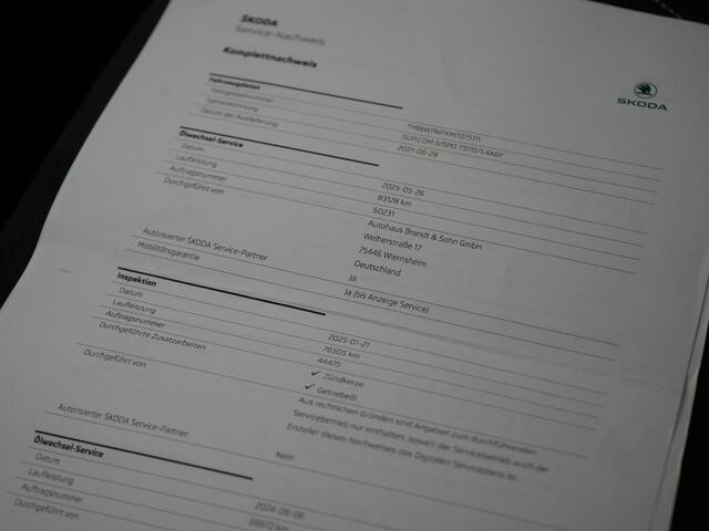 Skoda SUPERB Combi 1.4 TSI iV Sportline Business Plug In Hybrid 218pk Dealer O.H PHEV | Trekhaak Af Fabriek | Adaptive Cruise | Alcantara Sportstoelen Memory & Verwarmd | Canton Audio | Apple Carplay | Stuur Verwarmd | Keyless | Sfeerverlichting | Navigatie | DAB |