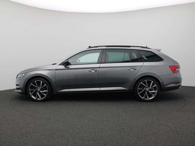 Skoda SUPERB Combi 1.4 TSI iV Sportline Business 218PK DSG Pano-Schuifdak, Trekhaak, Matrix-LED Verlichting, Navi Columbus, Side Assist, Virtual Pedal, Memorystoel, Achteruitrijcamera, Stoel-Stuurverwarming, 19" LM Velgen