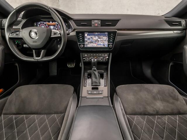 Skoda SUPERB Combi 1.5 TSI Sportline 150Pk Automaat (PANORAMADAK, VIRTUAL COCKPIT, APPLE CARPLAY, LEDER/ALCANTARA, MEMORY SEATS, STOELVERWARMING VOOR/ACHTER, CANTON AUDIO, CAMERA, ZWART HEMEL, SFEERVERLICHTING, NIEUWSTAAT)