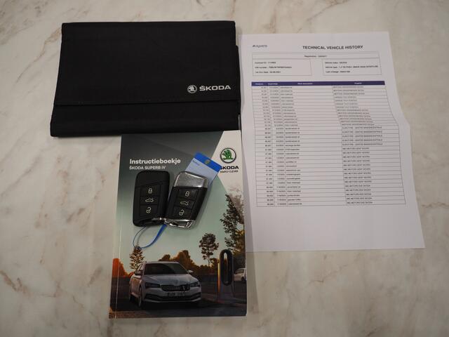 Skoda SUPERB Combi 1.4 TSI iV Sportline 218PK | Panoramadak | Trekhaak | Sportstoelen | Camera | Keyless | Carplay