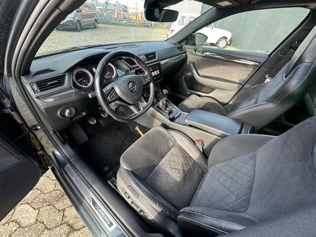 Skoda SUPERB 1.4 TSI Sportline, Pano, LED Matrix, Trekhaak, Carplay
