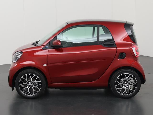 Smart FORTWO EQ comfort plus EQ Comfort PLUS 18 kWh Smart fortwo EQ comfort plus EQ Comfort PLUS | Bodypanels in carmine RED (metallic)