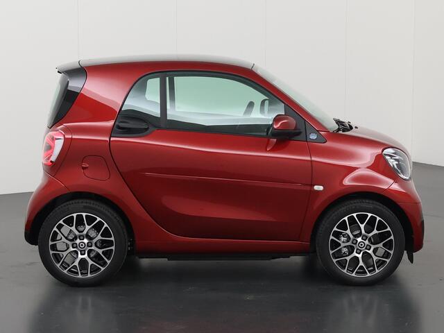 Smart FORTWO EQ comfort plus EQ Comfort PLUS 18 kWh Smart fortwo EQ comfort plus EQ Comfort PLUS | Bodypanels in carmine RED (metallic)