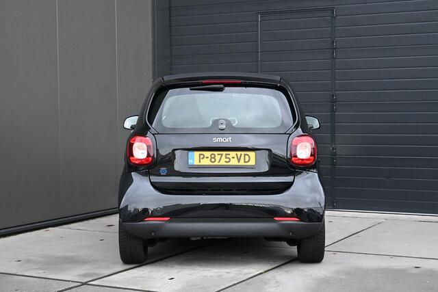 Smart FORTWO EQ Essential 18 kWh | STOELVERWARMING | CLIMATE CONTROL | ALL-SEASONBANDEN
