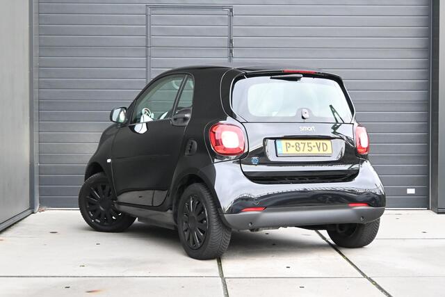 Smart FORTWO EQ Essential 18 kWh | STOELVERWARMING | CLIMATE CONTROL | ALL-SEASONBANDEN