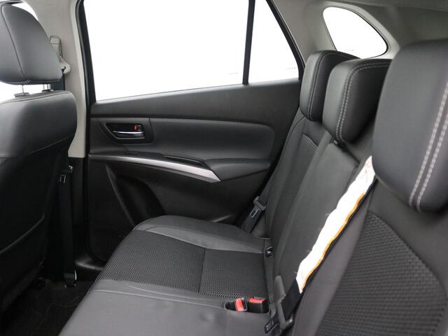 Suzuki S-Cross 1.4 Boosterjet Style Smart Hybrid / Trekhaak Afn. / 1500KG Trekgewicht / Keyless Entry / Panoramadak / Adaptieve Cruise / Apple Carplay / 360 Camera / Historie Bekend / Navigatie / Stoelverwarming voor /