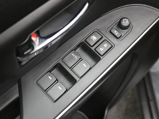 Suzuki S-Cross 1.4 Boosterjet Style Smart Hybrid / Trekhaak Afn. / 1500KG Trekgewicht / Keyless Entry / Panoramadak / Adaptieve Cruise / Apple Carplay / 360 Camera / Historie Bekend / Navigatie / Stoelverwarming voor /