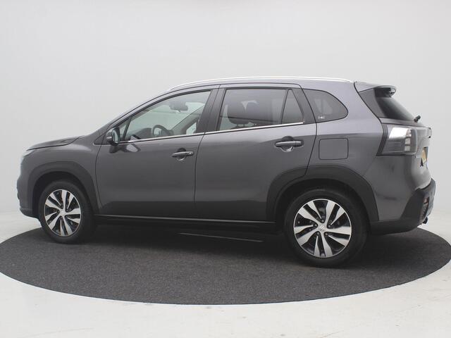 Suzuki S-Cross 1.4 Boosterjet Style Smart Hybrid / Trekhaak Afn. / 1500KG Trekgewicht / Keyless Entry / Panoramadak / Adaptieve Cruise / Apple Carplay / 360 Camera / Historie Bekend / Navigatie / Stoelverwarming voor /