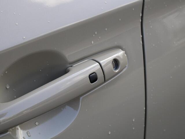 Suzuki SWIFT Style 1.2 Smart Hybrid 82PK 5DRS Navigatie, Parkeerhulp achter, Camera Achter, Lichtmetalen velgen