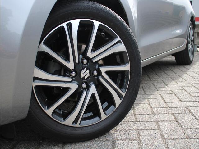 Suzuki SWIFT 1.2 Style Smart Hybrid CVT Automaat Navigatie, Cruise Control Adaptief, Stoelverwarming, Achteruitrijcamera, Parkeersensoren Achter