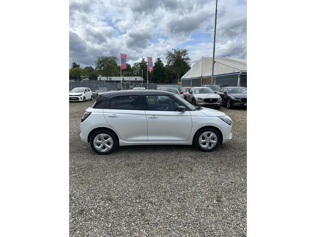 Suzuki SWIFT 1.2 Style Smart Hybrid