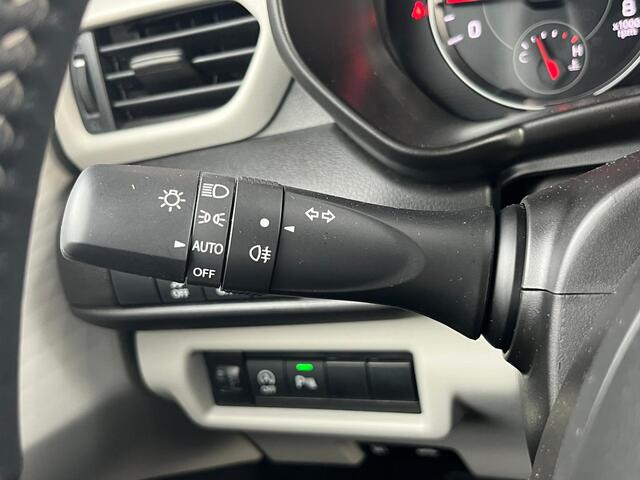 Suzuki SWIFT 1.2 Style Smart Hybrid