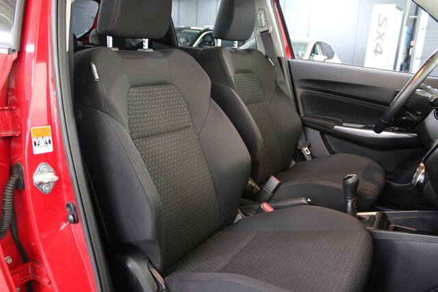 Suzuki SWIFT 1.2 Stijl Smart Hybrid / Trekhaak / Camera / Navigatie /