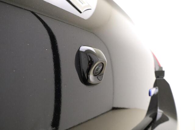 Suzuki SWIFT 1.2 Style Smart Hybrid | Navigatie | Cruise control | Parkeersensoren | Achteruitrijcamera | Climate control