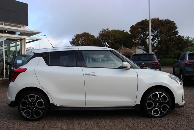 Suzuki SWIFT 1.4 Sport Hybrid | 6 jaar Garantie | Carplay | Adapt. cruise | Clima | Keyless |