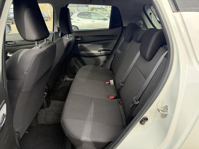 Suzuki SWIFT 1.2 Stijl Smart Hybrid **NAVIGATIE/ STOELVERWARMING/ KEYLESS/ ADAPTIEF CRUISE CONTROL/ 36 MAANDEN GARANTIE**