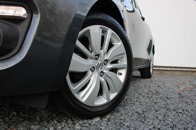 Suzuki SWIFT 1.2 Select Smart Hybrid , GT- Pakket en maar 20000 km!!