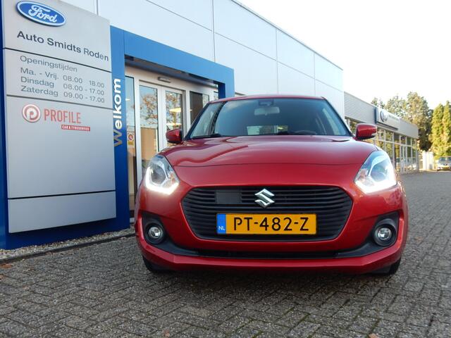 Suzuki SWIFT 1.2 90PK Stijl 5 deurs | Adapt. cruise | Camera | LED | Nav | All season banden | Trekhaak |
