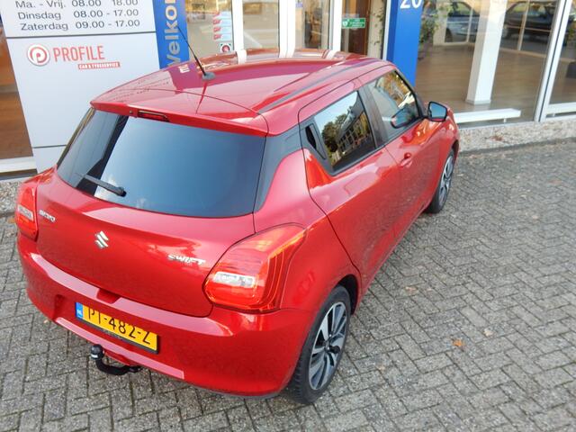 Suzuki SWIFT 1.2 90PK Stijl 5 deurs | Adapt. cruise | Camera | LED | Nav | All season banden | Trekhaak |