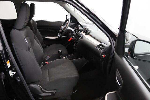 Suzuki SWIFT 1.2 Select | Stoelverwarming | Navigatie | Achteruitrijcamera | Lichtmetalen Velgen |