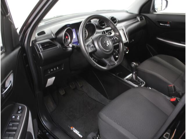 Suzuki SWIFT 1.2 Style Smart Hybrid CARPLAY | ADAPCRUISE | CAMERA | CLIMATE | LMV16 | PDC | LED | DAB | NAVI | STOELVERW