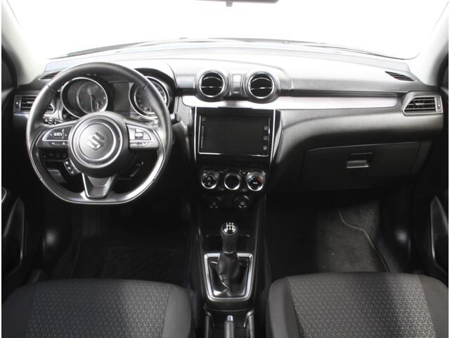 Suzuki SWIFT 1.2 Style Smart Hybrid CARPLAY | ADAPCRUISE | CAMERA | CLIMATE | LMV16 | PDC | LED | DAB | NAVI | STOELVERW