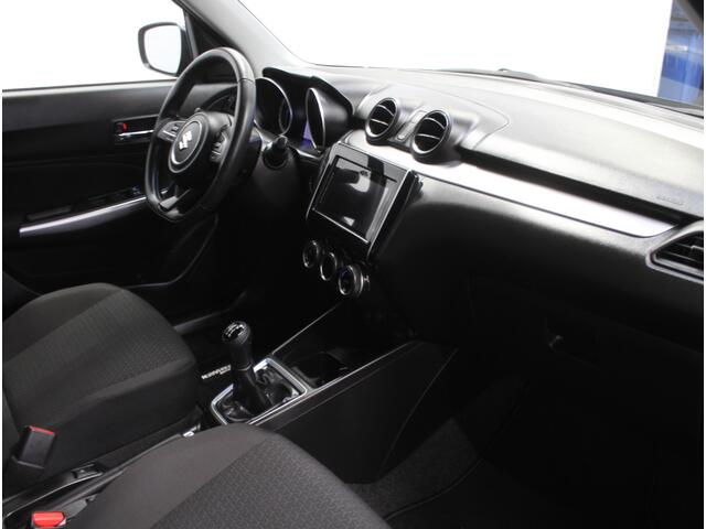 Suzuki SWIFT 1.2 Style Smart Hybrid CARPLAY | ADAPCRUISE | CAMERA | CLIMATE | LMV16 | PDC | LED | DAB | NAVI | STOELVERW