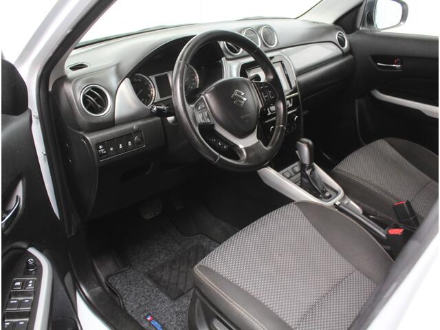 Suzuki VITARA 1.6 Exclusive CRUISE | CLIMATE | CAMERA | AFNTREKHAAK | STOELVERW | CARPLAY | LED