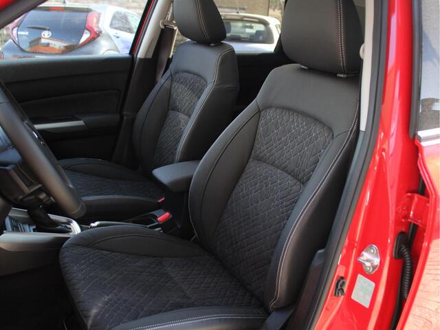 Suzuki VITARA 1.5 Hybrid Style 115PK Automaat Panoramadak, Navigatie, Parkeersensoren V en A, Stoelverwarming, Achteruitrijcamera