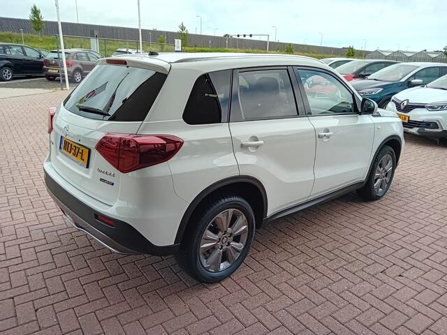 Suzuki VITARA 1.5 Hybrid Select Automaat, Airco(automatisch), Carplay/Android auto, Navigatie, Dode hoek detector, Cruise control adaptief, Stoelverwarming, Achteruitrijcamera, Keyles entry and go, etc,etc.., Zeer mooie auto, 1e eigenaar, Dealer onderhouden, Fabrieksga