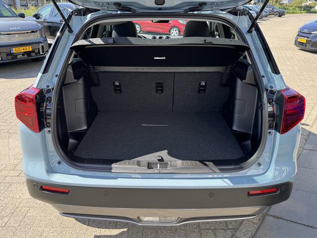 Suzuki VITARA 1.4 Boosterjet Style Hybrid Betreft een Demo. Op korte termijn leverbaar info: M.Safari 0492588976