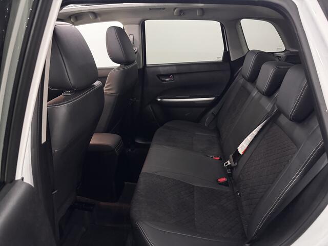 Suzuki VITARA 1.5 Hybrid Style Pano, Half leder, Camera, Navi, Stoelverwarming, Keyless start, Rijstrook correctie, 6 jaar garantie